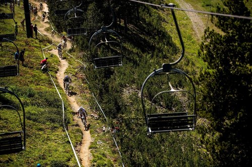 riders-on-track-at-men-s-elite-xco-race-vallnord.JPG