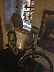 ohW39UrUOnM.jpg?size=736x989&quality=96&