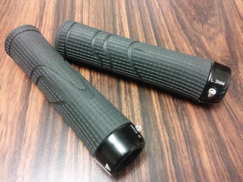 Грипсы Merida с фиксацией, черные, новые – купить в Тольятти, цена ...