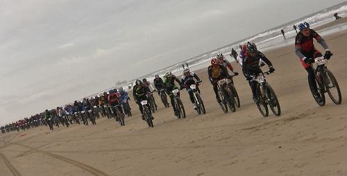 Koga%20Beach%20Race%202013%20-%20Beach%20Peloton%20(Photo%20-%20%C2%A9%20Ir%C3%A8ne%20Storm).JPG