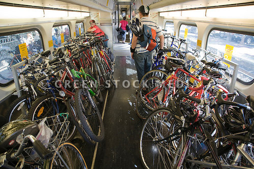 GSM-0-03672-bikes-on-train-Caltrain-bike-car-stock-photo.jpg
