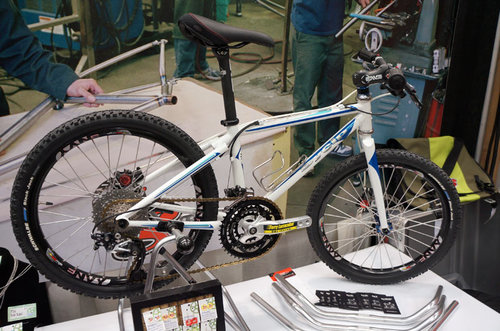 sycip-cycles-kids-custom-20-inch-mountain-bike01.jpg