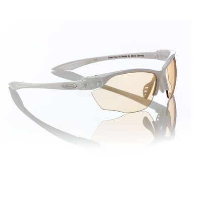 Alpina Twist Four.jpg