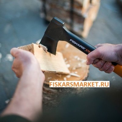 1015618-fiskars-chopping-axe-xs-x7-alt1_productimage_1.800x600w.thumb.jpg.b3a801f1312d22bfe417d9af33115d1b.jpg
