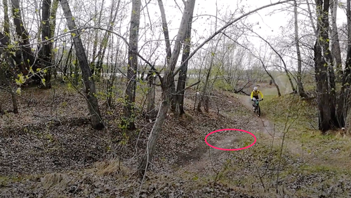 У здания трамплин.png